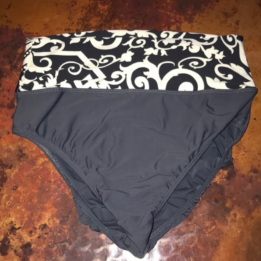 NWOT Tara Grinna RA213 style bottoms gray scroll